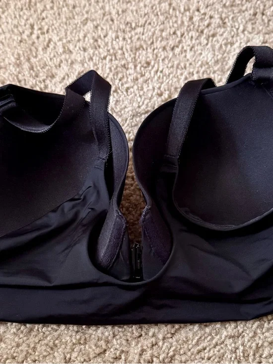 torrid Black Front-Close Smooth T-Shirt Bra 40c - Picture 2 of 3